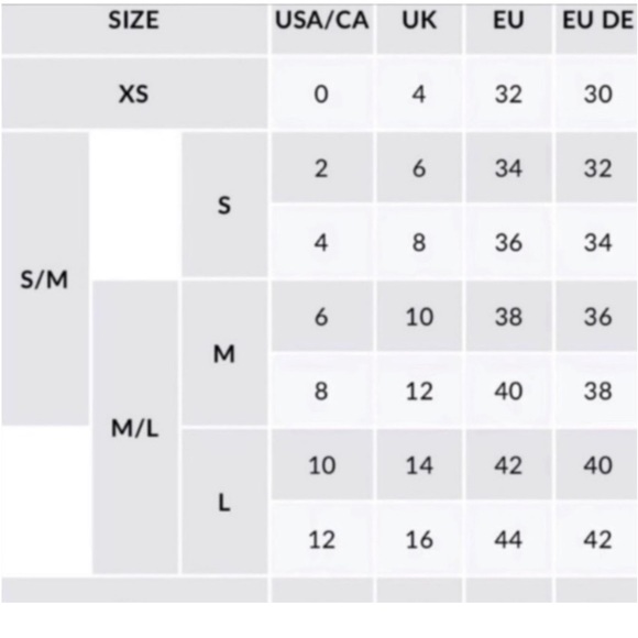 Boohoo Puffy Sleeve Buckle Detail Blouse - Picture 5 of 5